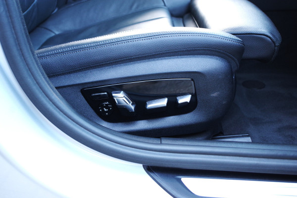 BMW 5 Serie 540i 340 PK xDrive High Executive, Trekhaak, Schuif-Kanteldak, Adap. Cruise Control, Memory BMW 5 Serie 540i 340 PK xDrive High Executive, Trekhaak, Schuif-Kanteldak, Adap. Cruise Control, Memory