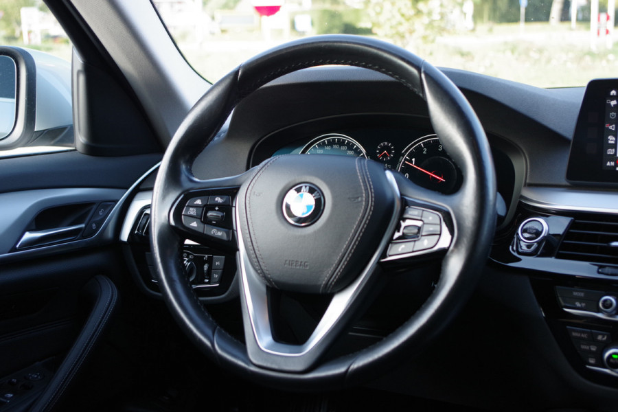 BMW 5 Serie 540i 340 PK xDrive High Executive, Trekhaak, Schuif-Kanteldak, Adap. Cruise Control, Memory BMW 5 Serie 540i 340 PK xDrive High Executive, Trekhaak, Schuif-Kanteldak, Adap. Cruise Control, Memory