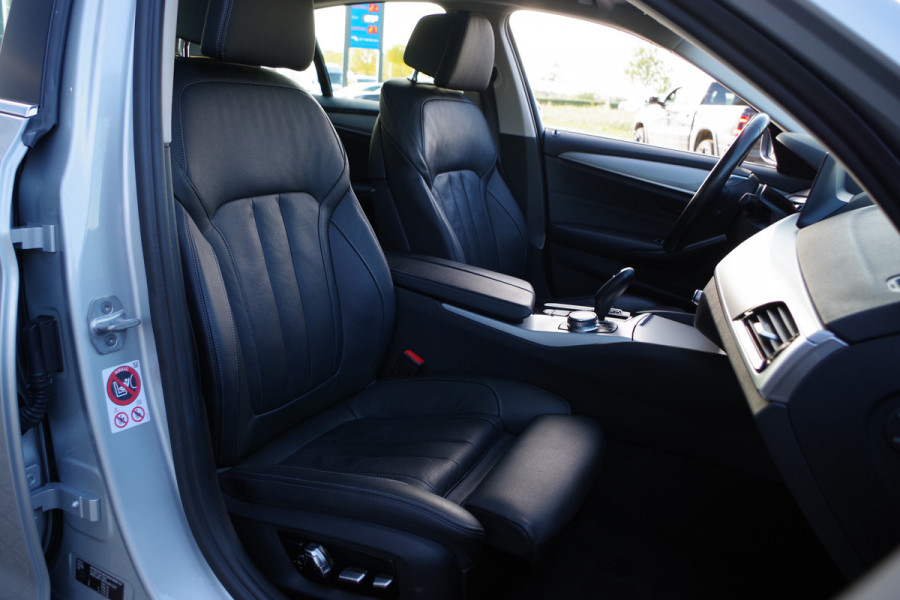 BMW 5 Serie 540i 340 PK xDrive High Executive, Trekhaak, Schuif-Kanteldak, Adap. Cruise Control, Memory BMW 5 Serie 540i 340 PK xDrive High Executive, Trekhaak, Schuif-Kanteldak, Adap. Cruise Control, Memory