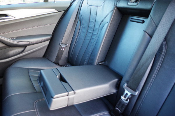 BMW 5 Serie 540i 340 PK xDrive High Executive, Trekhaak, Schuif-Kanteldak, Adap. Cruise Control, Memory BMW 5 Serie 540i 340 PK xDrive High Executive, Trekhaak, Schuif-Kanteldak, Adap. Cruise Control, Memory