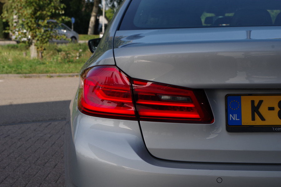 BMW 5 Serie 540i 340 PK xDrive High Executive, Trekhaak, Schuif-Kanteldak, Adap. Cruise Control, Memory BMW 5 Serie 540i 340 PK xDrive High Executive, Trekhaak, Schuif-Kanteldak, Adap. Cruise Control, Memory