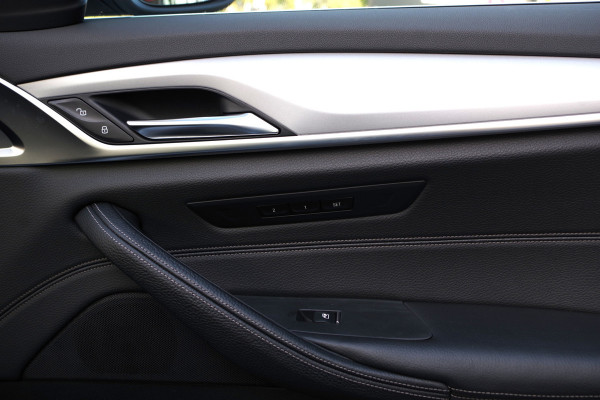 BMW 5 Serie 540i 340 PK xDrive High Executive, Trekhaak, Schuif-Kanteldak, Adap. Cruise Control, Memory BMW 5 Serie 540i 340 PK xDrive High Executive, Trekhaak, Schuif-Kanteldak, Adap. Cruise Control, Memory