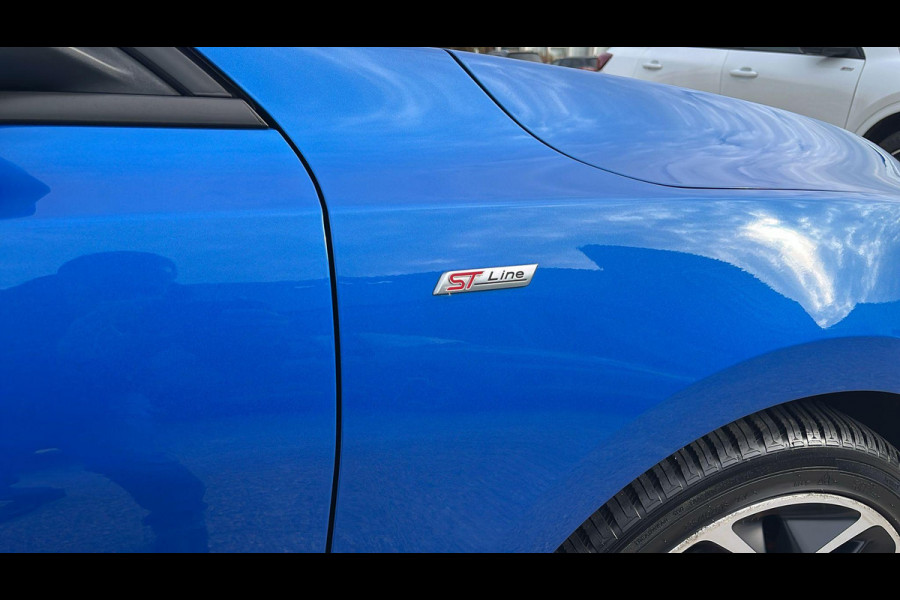 Ford Focus 1.0 EcoBoost ST Line Business 125pk Panorama dak | Achteruitrijcamera | Adaptieve Cruise | Winterpack | Full LED | B&O Audio | 18 inch velgen Ford Focus 1.0 EcoBoost ST Line Business 125pk Panorama dak | Achteruitrijcamera | Adaptieve Cruise | Winterpack | Full LED | B&O Audio | 18 inch velgen