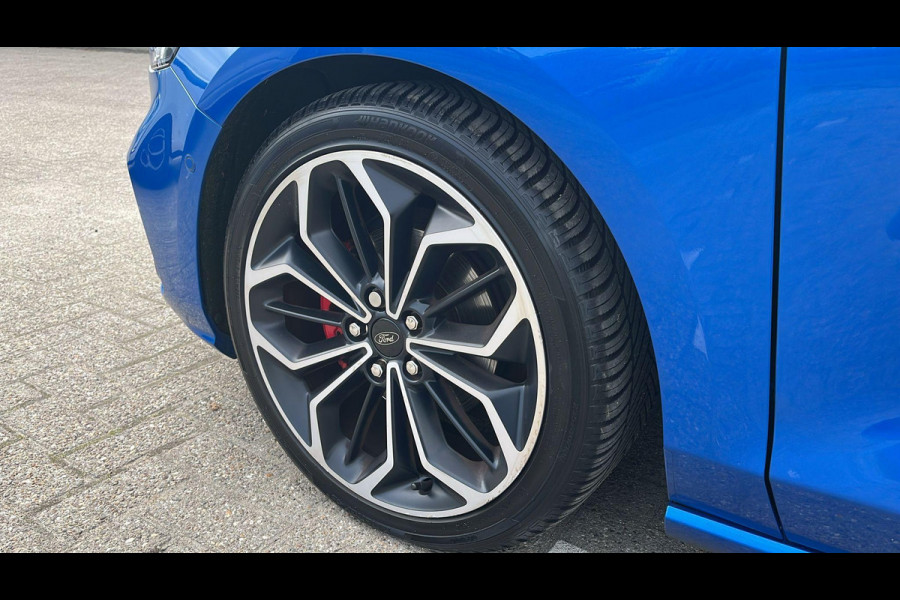 Ford Focus 1.0 EcoBoost ST Line Business 125pk Panorama dak | Achteruitrijcamera | Adaptieve Cruise | Winterpack | Full LED | B&O Audio | 18 inch velgen Ford Focus 1.0 EcoBoost ST Line Business 125pk Panorama dak | Achteruitrijcamera | Adaptieve Cruise | Winterpack | Full LED | B&O Audio | 18 inch velgen