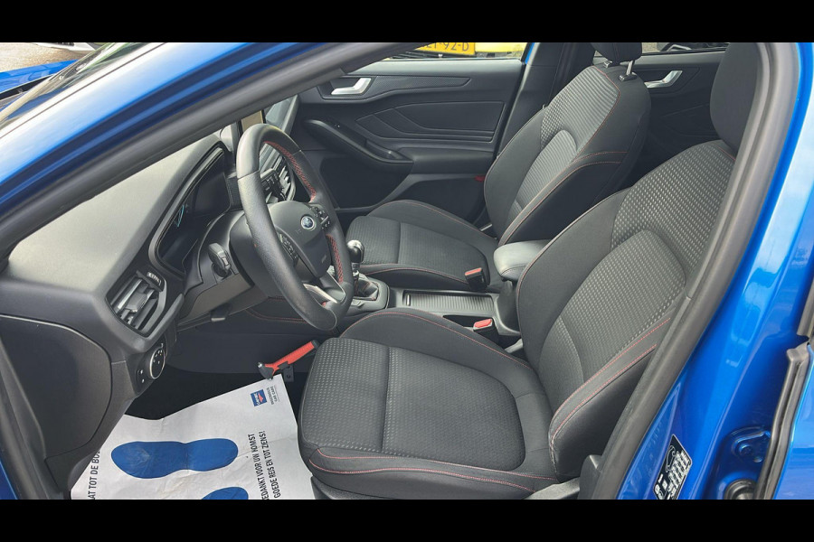 Ford Focus 1.0 EcoBoost ST Line Business 125pk Panorama dak | Achteruitrijcamera | Adaptieve Cruise | Winterpack | Full LED | B&O Audio | 18 inch velgen Ford Focus 1.0 EcoBoost ST Line Business 125pk Panorama dak | Achteruitrijcamera | Adaptieve Cruise | Winterpack | Full LED | B&O Audio | 18 inch velgen