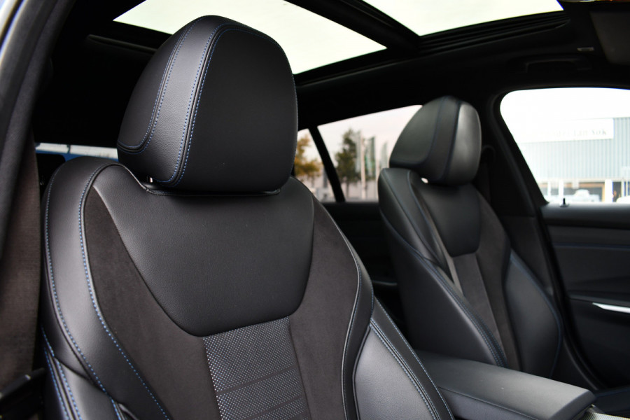 BMW 3 Serie Touring 330e M-Sport Pano HUD El-zetels laser-LED Camera