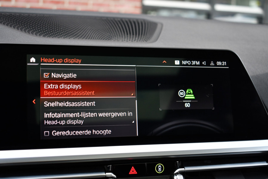 BMW 3 Serie Touring 330e M-Sport Pano HUD El-zetels laser-LED Camera