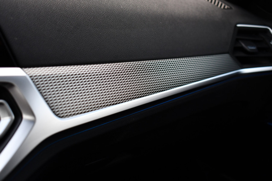 BMW 3 Serie Touring 330e M-Sport Pano HUD El-zetels laser-LED Camera