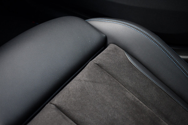 BMW 3 Serie Touring 330e M-Sport Pano HUD El-zetels laser-LED Camera