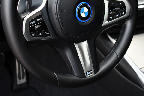 BMW 3 Serie Touring 330e M-Sport Pano HUD El-zetels laser-LED Camera