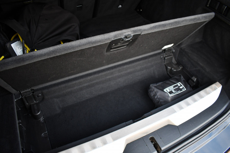 BMW 3 Serie Touring 330e M-Sport Pano HUD El-zetels laser-LED Camera