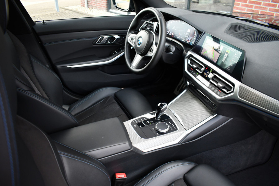 BMW 3 Serie Touring 330e M-Sport Pano HUD El-zetels laser-LED Camera