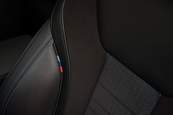 BMW 3 Serie Touring 330e M-Sport Pano HUD El-zetels laser-LED Camera