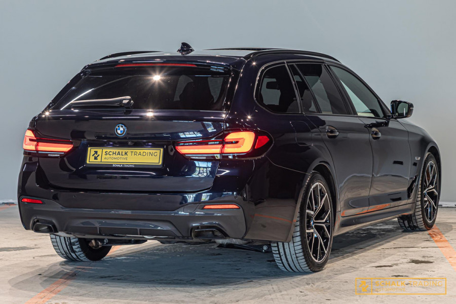 BMW 5 Serie 530e Touring|Pano|Laser|Trekhaak|HUD|E-stoel|Ful