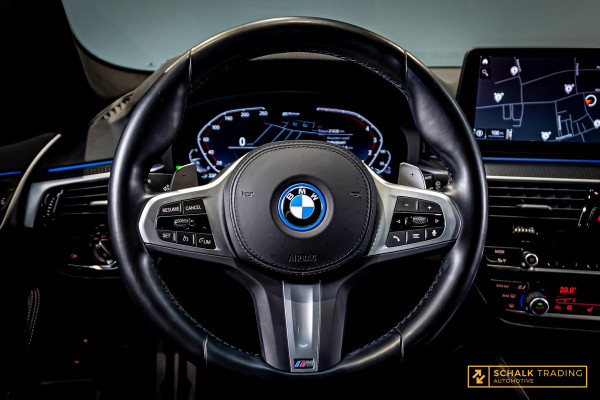 BMW 5 Serie 530e Touring|Pano|Laser|Trekhaak|HUD|E-stoel|Ful