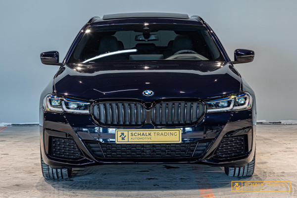 BMW 5 Serie 530e Touring|Pano|Laser|Trekhaak|HUD|E-stoel|Ful