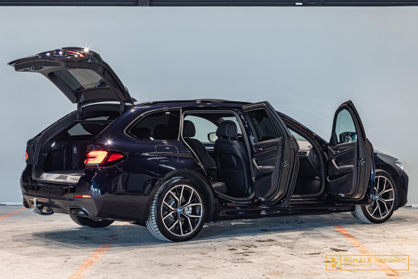BMW 5 Serie 530e Touring|Pano|Laser|Trekhaak|HUD|E-stoel|Ful