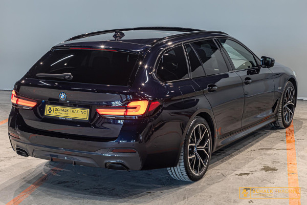 BMW 5 Serie 530e Touring|Pano|Laser|Trekhaak|HUD|E-stoel|Ful