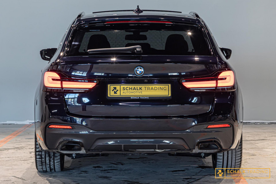 BMW 5 Serie 530e Touring|Pano|Laser|Trekhaak|HUD|E-stoel|Ful