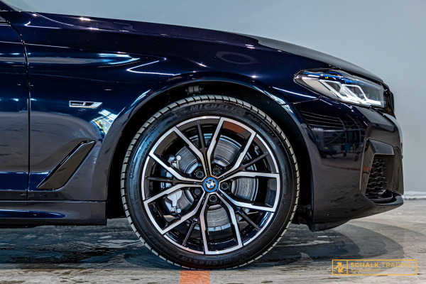 BMW 5 Serie 530e Touring|Pano|Laser|Trekhaak|HUD|E-stoel|Ful