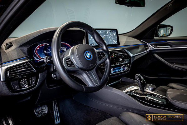 BMW 5 Serie 530e Touring|Pano|Laser|Trekhaak|HUD|E-stoel|Ful