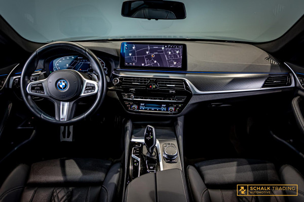 BMW 5 Serie 530e Touring|Pano|Laser|Trekhaak|HUD|E-stoel|Ful