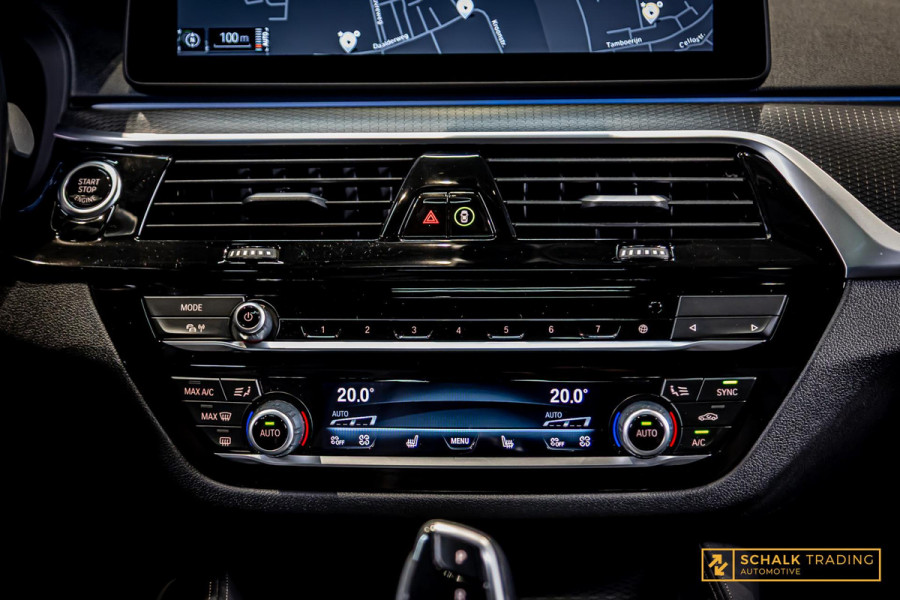 BMW 5 Serie 530e Touring|Pano|Laser|Trekhaak|HUD|E-stoel|Ful