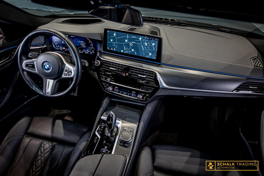 BMW 5 Serie 530e Touring|Pano|Laser|Trekhaak|HUD|E-stoel|Ful