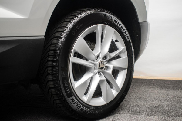 Škoda Karoq 1.0 TSI Ambition Sport [ Panoramadak El Trekhaak Camera Sportinterieur Stoelverwarming Carplay ]