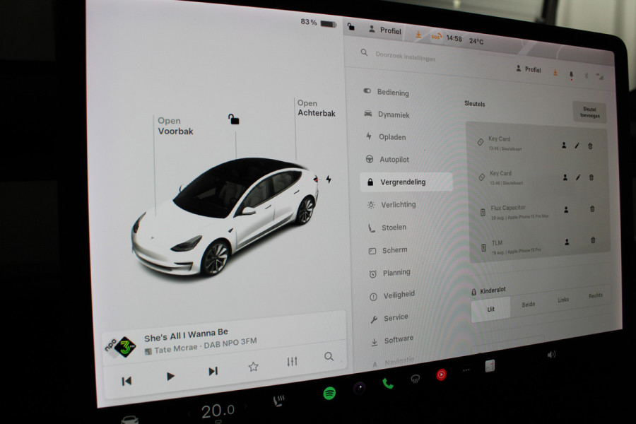 Tesla Model 3 Long Range AWD 75 kWh Tesla Model 3 Long Range AWD 75 kWh
