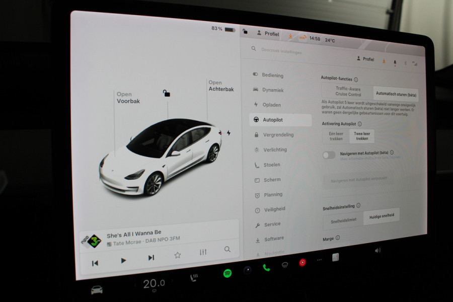Tesla Model 3 Long Range AWD 75 kWh Tesla Model 3 Long Range AWD 75 kWh