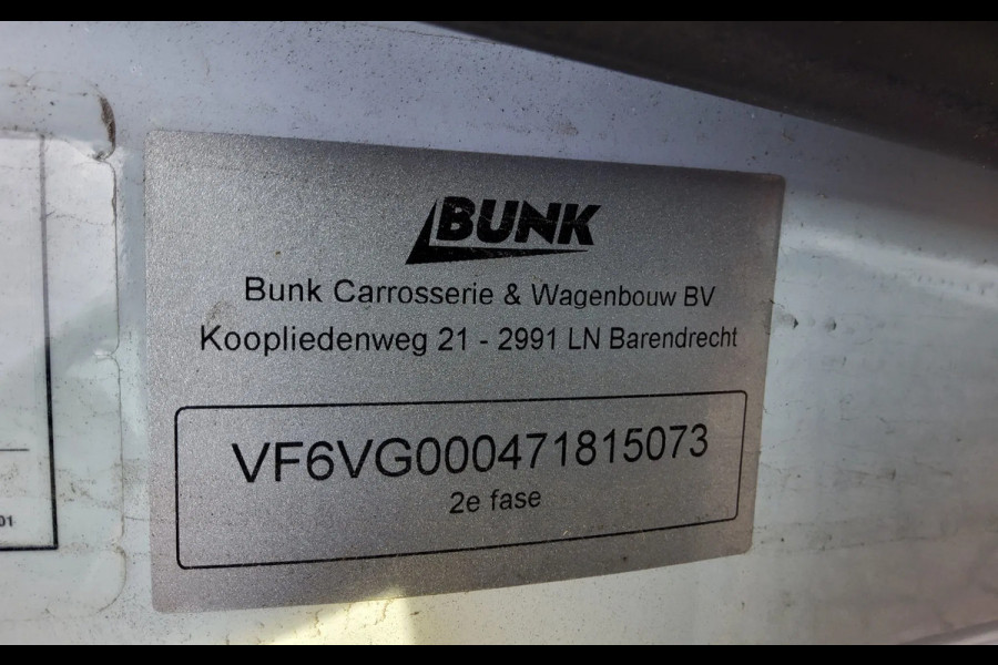 Renault Master 165.35 BAK-KLEP DUBBELLUCHT - EURO 6 - LAADBAK INW. 4.40 METER - VZR-15-H Renault Master 165.35 BAK-KLEP DUBBELLUCHT - EURO 6 - LAADBAK INW. 4.40 METER - VZR-15-H