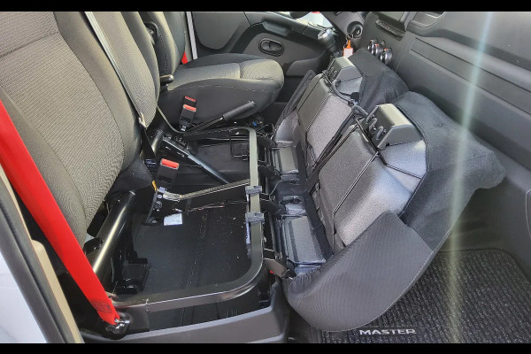 Renault Master 165.35 BAK-KLEP DUBBELLUCHT - EURO 6 - LAADBAK INW. 4.40 METER - VZR-15-H Renault Master 165.35 BAK-KLEP DUBBELLUCHT - EURO 6 - LAADBAK INW. 4.40 METER - VZR-15-H