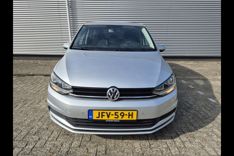 Volkswagen Touran 1.2 TSI 7persoons,clima,wegklapbare trekhaak,stoelverwarming,parkeersensoren