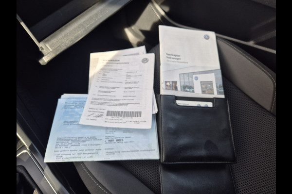 Volkswagen Touran 1.2 TSI 7persoons,clima,wegklapbare trekhaak,stoelverwarming,parkeersensoren