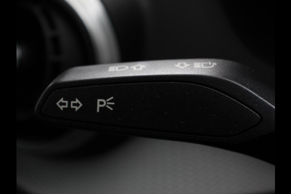 Audi Q2 35 TFSI 150pk Automaat S Edition | Navigatie | Camera | Adaptive Cruise Control | LED Matrix | Elektrische Achterklep | Keyless Entry | Audi Q2 35 TFSI 150pk Automaat S Edition | Navigatie | Camera | Adaptive Cruise Control | LED Matrix | Elektrische Achterklep | Keyless Entry |