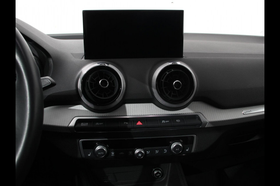 Audi Q2 35 TFSI 150pk Automaat S Edition | Navigatie | Camera | Adaptive Cruise Control | LED Matrix | Elektrische Achterklep | Keyless Entry | Audi Q2 35 TFSI 150pk Automaat S Edition | Navigatie | Camera | Adaptive Cruise Control | LED Matrix | Elektrische Achterklep | Keyless Entry |