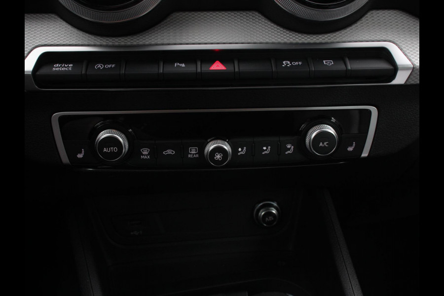 Audi Q2 35 TFSI 150pk Automaat S Edition | Navigatie | Camera | Adaptive Cruise Control | LED Matrix | Elektrische Achterklep | Keyless Entry | Audi Q2 35 TFSI 150pk Automaat S Edition | Navigatie | Camera | Adaptive Cruise Control | LED Matrix | Elektrische Achterklep | Keyless Entry |