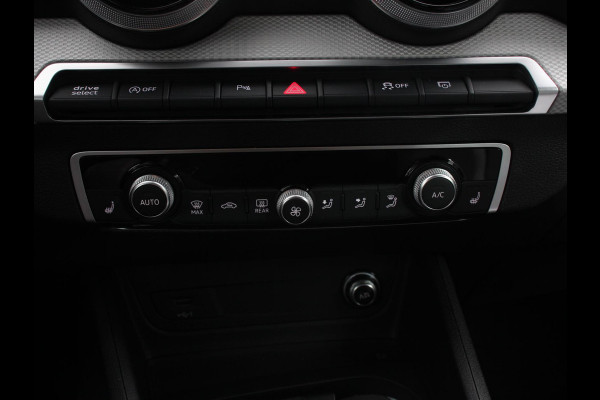 Audi Q2 35 TFSI 150pk Automaat S Edition | Navigatie | Camera | Adaptive Cruise Control | LED Matrix | Elektrische Achterklep | Keyless Entry | Audi Q2 35 TFSI 150pk Automaat S Edition | Navigatie | Camera | Adaptive Cruise Control | LED Matrix | Elektrische Achterklep | Keyless Entry |