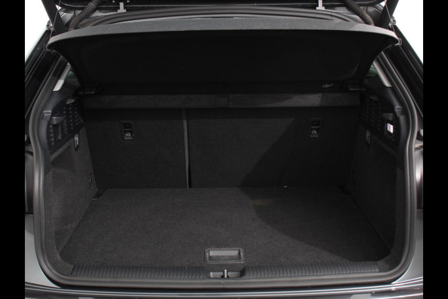 Audi Q2 35 TFSI 150pk Automaat S Edition | Navigatie | Camera | Adaptive Cruise Control | LED Matrix | Elektrische Achterklep | Keyless Entry | Audi Q2 35 TFSI 150pk Automaat S Edition | Navigatie | Camera | Adaptive Cruise Control | LED Matrix | Elektrische Achterklep | Keyless Entry |