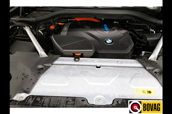 BMW X3 xDrive30e 293 PK | LCI FACELIFT | Elec. trekhaak | Panoramadak | Stoel- & stuurverwarming | Elec. klep, Navigatie, App. connect
