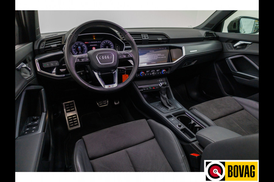 Audi Q3 45 TFSI e S edition 245 PK | S-Line interieur | Panoramadak | Navigatie | App. connect | Elec. achterklep, Stoelverwarming