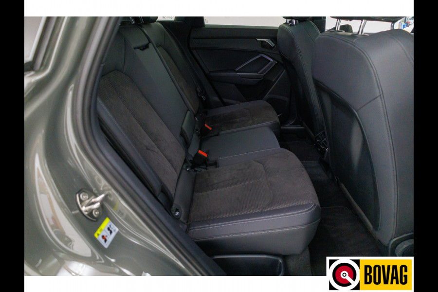 Audi Q3 45 TFSI e S edition 245 PK | S-Line interieur | Panoramadak | Navigatie | App. connect | Elec. achterklep, Stoelverwarming