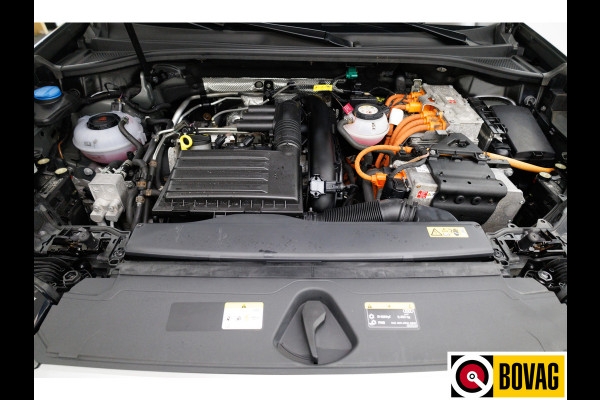 Audi Q3 45 TFSI e S edition 245 PK | S-Line interieur | Panoramadak | Navigatie | App. connect | Elec. achterklep, Stoelverwarming