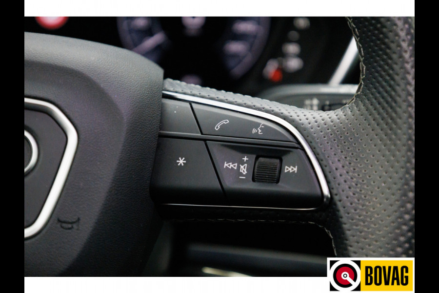 Audi Q3 45 TFSI e S edition 245 PK | S-Line interieur | Panoramadak | Navigatie | App. connect | Elec. achterklep, Stoelverwarming