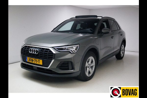 Audi Q3 45 TFSI e S edition 245 PK | S-Line interieur | Panoramadak | Navigatie | App. connect | Elec. achterklep, Stoelverwarming