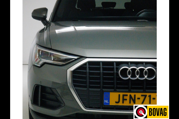 Audi Q3 45 TFSI e S edition 245 PK | S-Line interieur | Panoramadak | Navigatie | App. connect | Elec. achterklep, Stoelverwarming