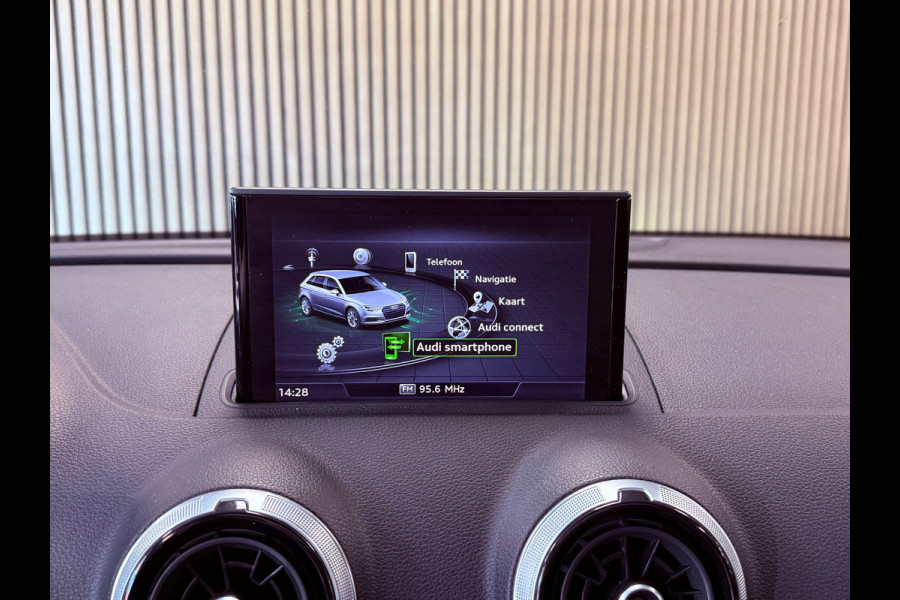 Audi RS3 A3 Sportback 2.5 TFSI RS 3 QUATTRO 400PK NAVI PANO LED CRUISE CLIMATE CONTROL