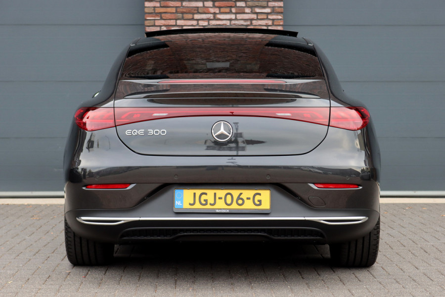 Mercedes-Benz EQE 300 Luxury Line 89 kWh | 39.500,- ex | Distronic | Panoramadak | Verwarmd Stuurwiel | Memory | Leder | Warmtepomp | Camera | Rijassistentiepakket | Digital Light | Mercedes-Benz EQE 300 Luxury Line 89 kWh | 39.500,- ex | Distronic | Panoramadak | Verwarmd Stuurwiel | Memory | Leder | Warmtepomp | Camera | Rijassistentiepakket | Digital Light |