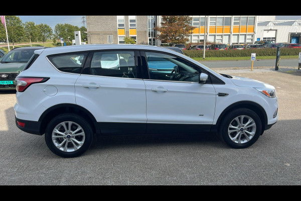 Ford Kuga 1.5 EcoBoost Titanium 182pk | Trekhaak | Winterpack | Panoramadak